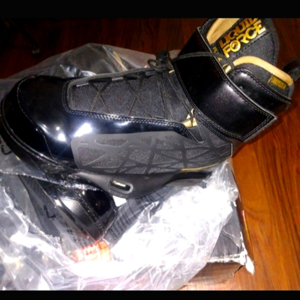 Brand New liquid force 4D flex wakeboard boots